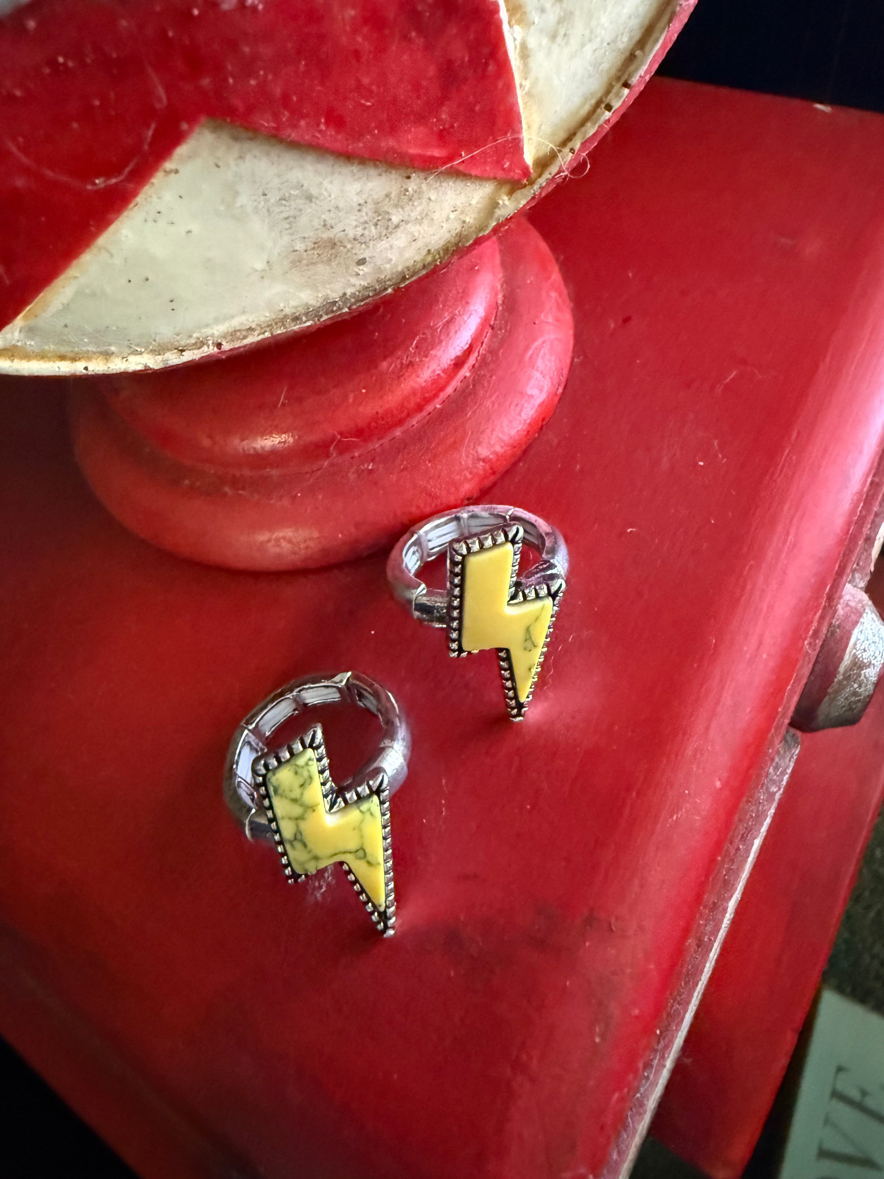 Western Lightning Bolt Thunder Stretch Ring