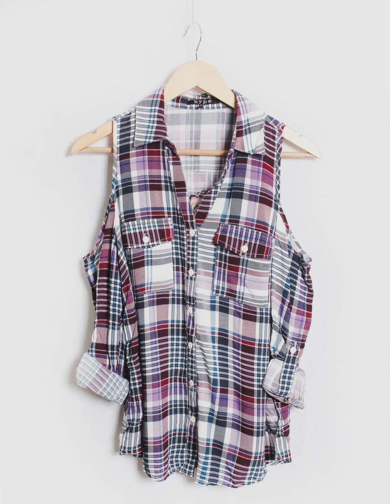 Women’s Sleeveless Collared Floral Back Plaid Top