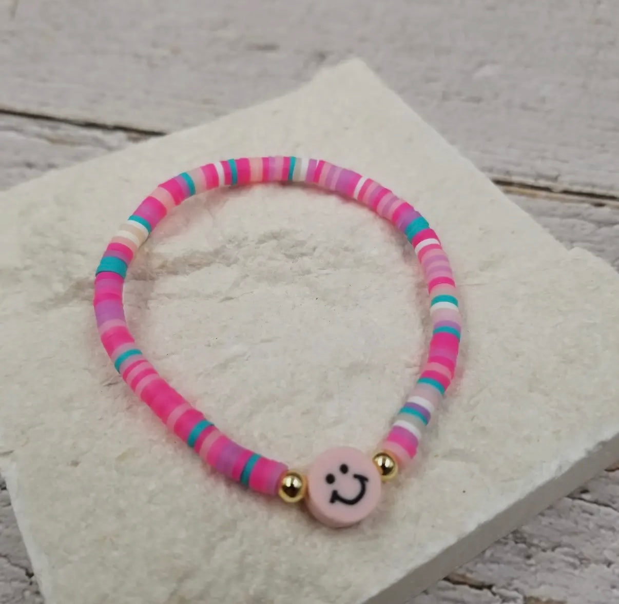 Smiling Face Rainbow
Heishi Bracelet