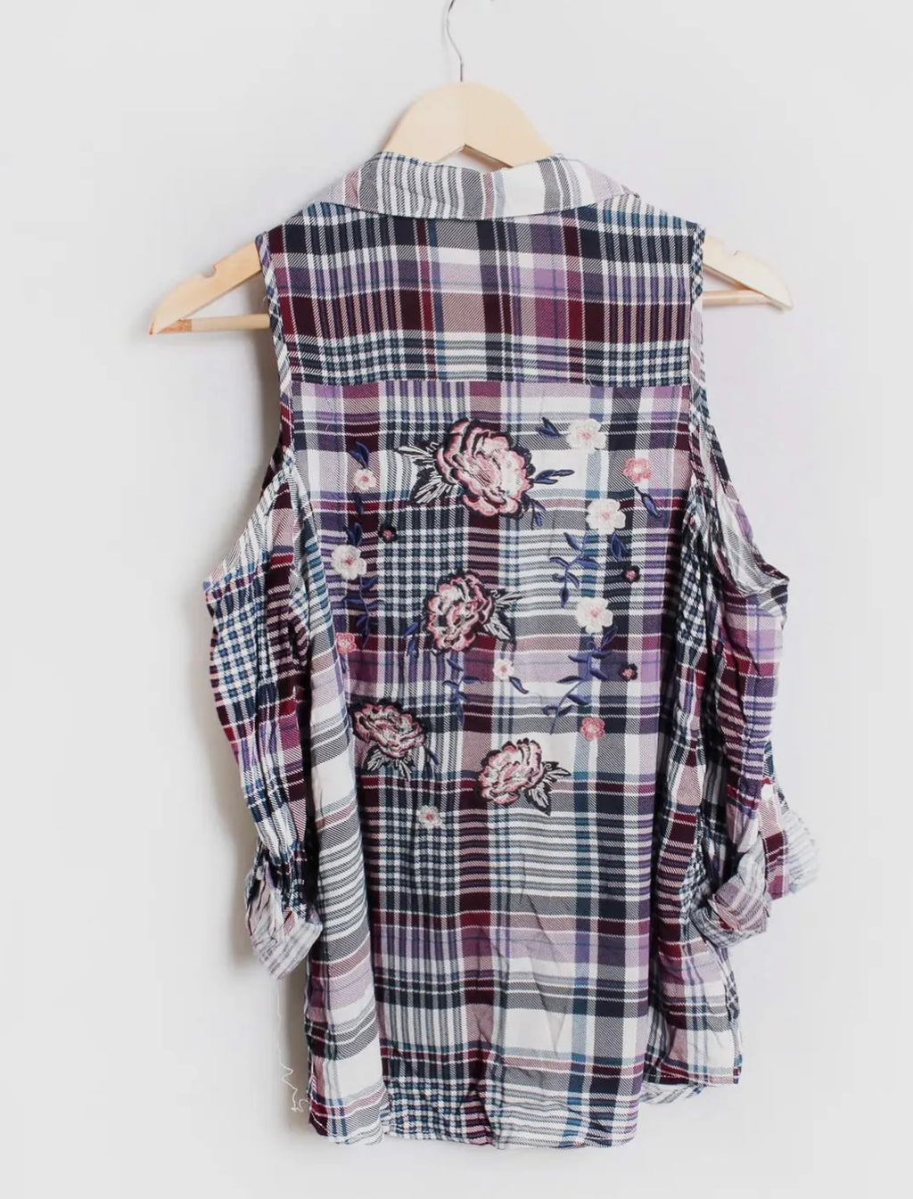 Women’s Sleeveless Collared Floral Back Plaid Top